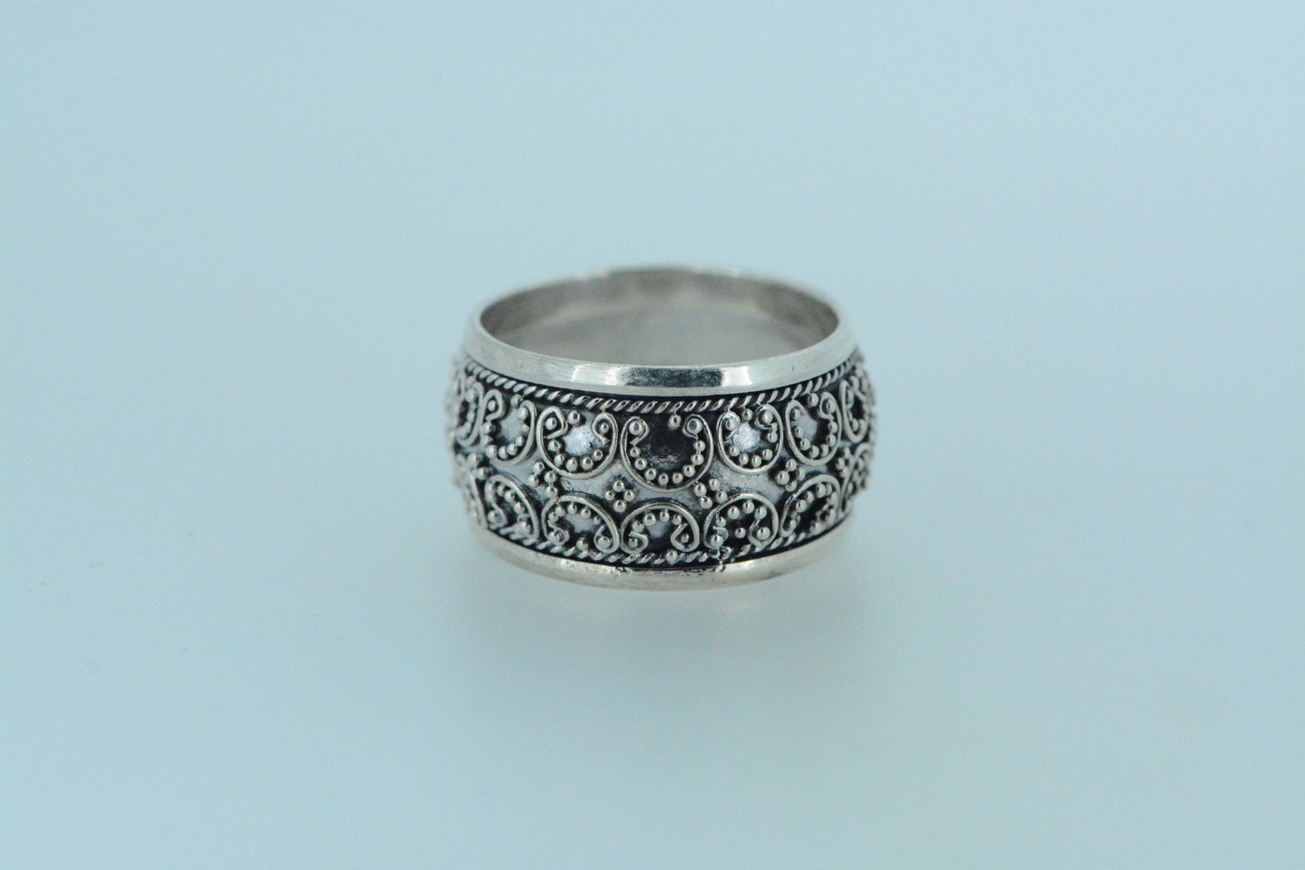 Chunky Barrel & Filigree Band Ring