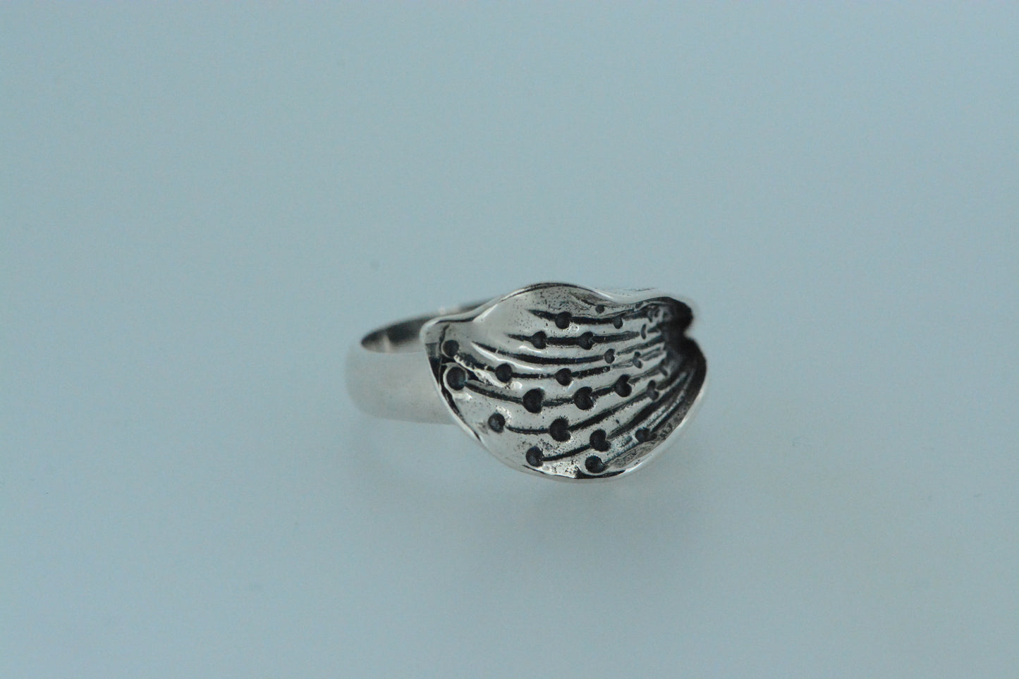 Whale Tail Ring
