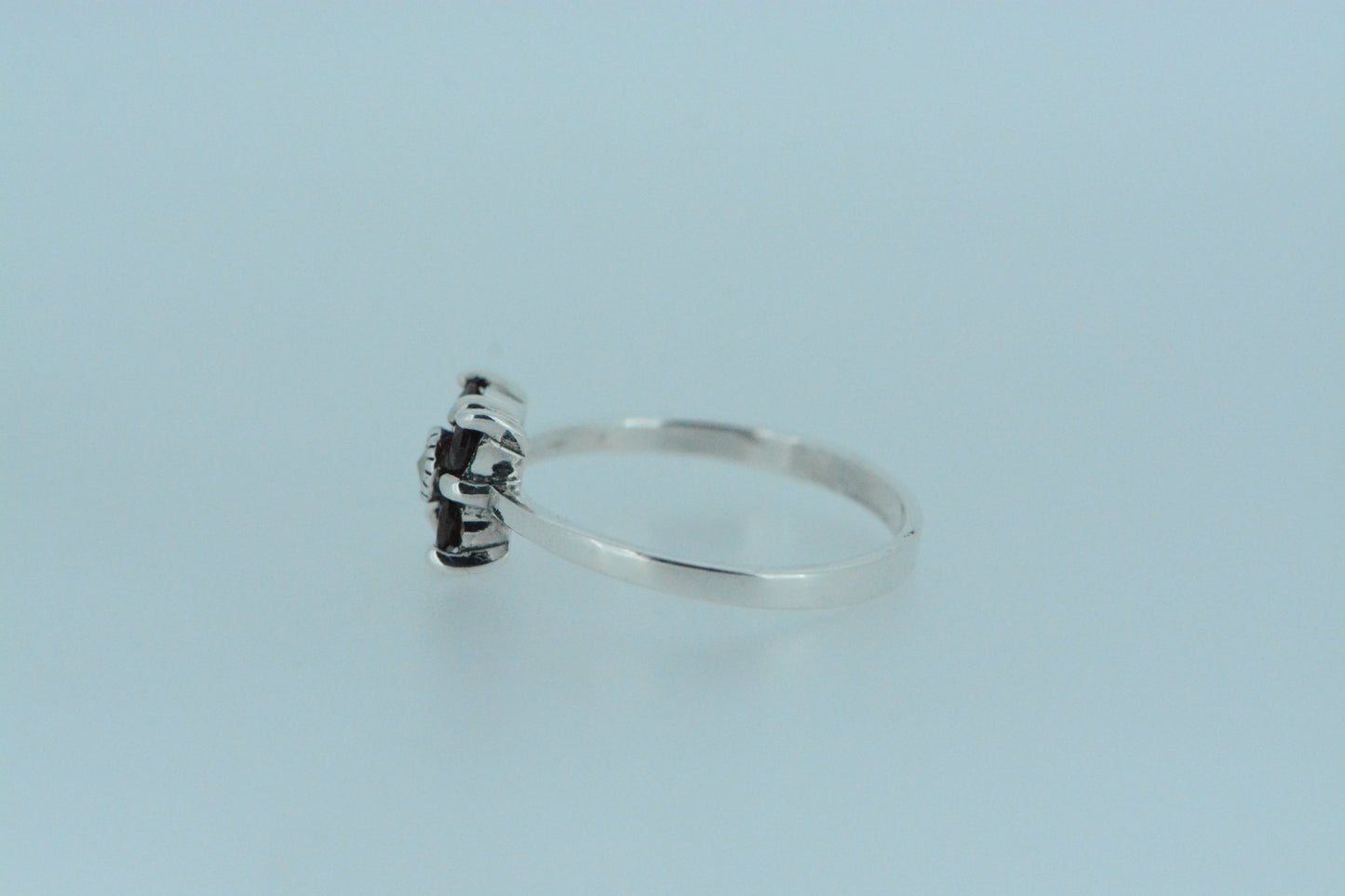 African Garnet Four-Leaf Clover Silver Ring