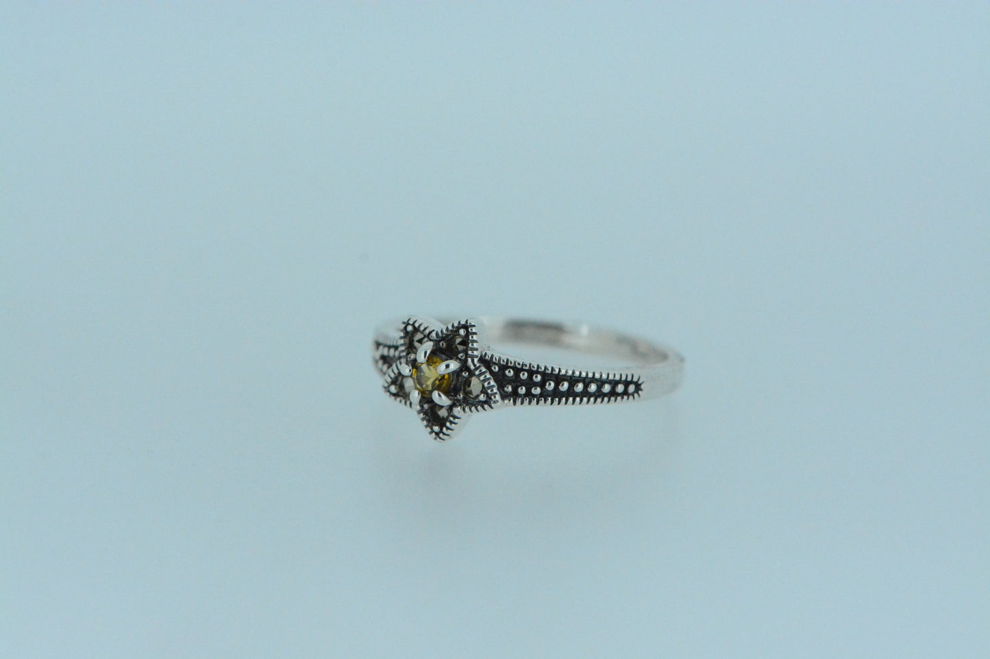 Mini Citrine Dark Flower Ring