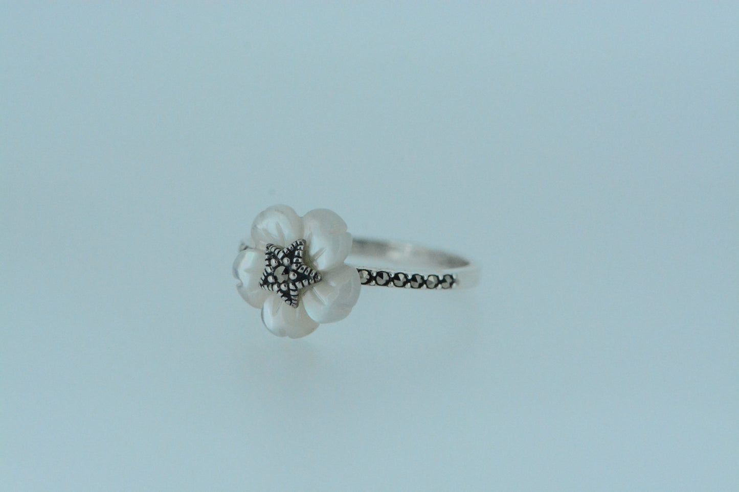 White Shell Flower Ring