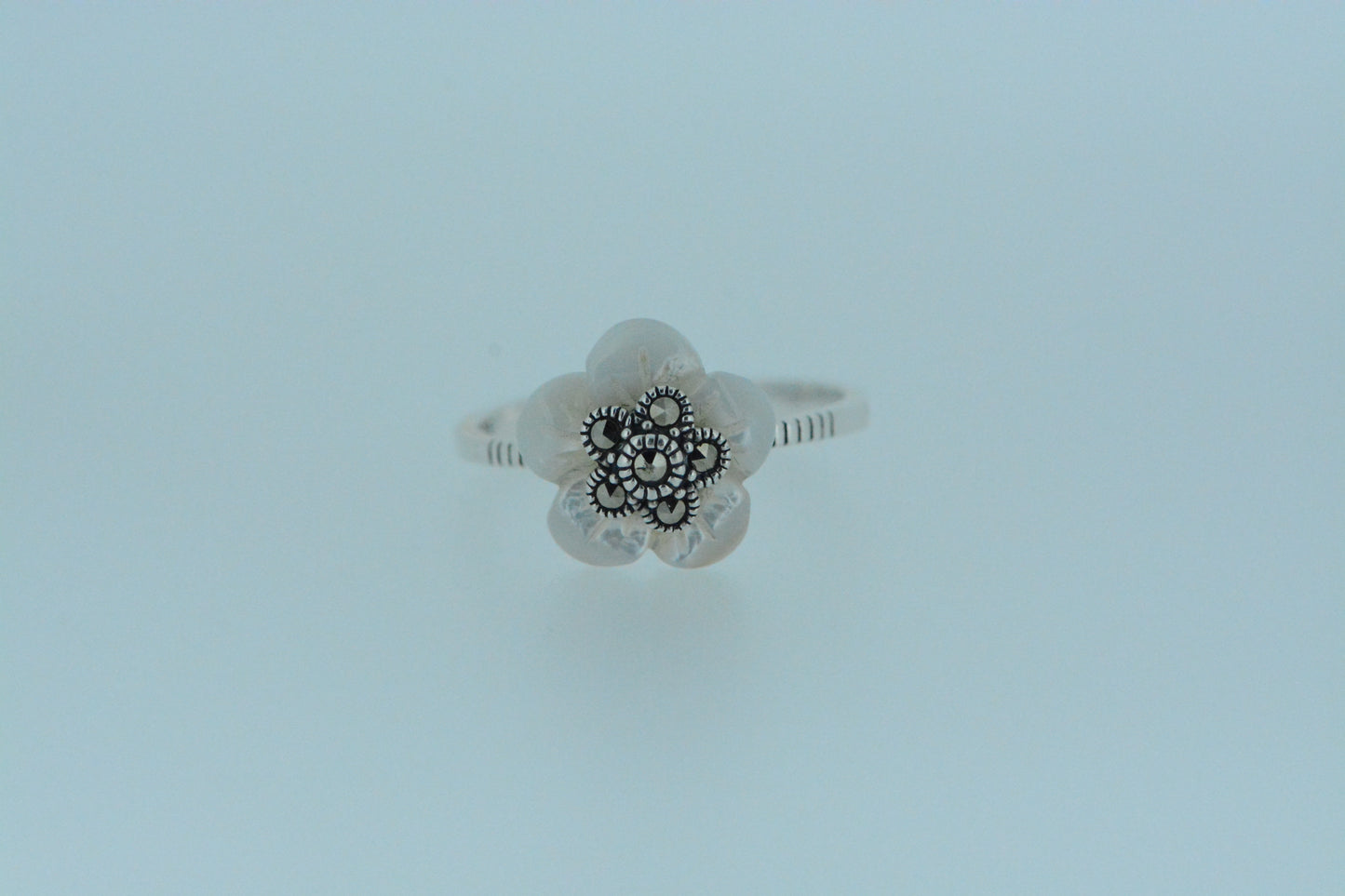 White Shell Flower Ring