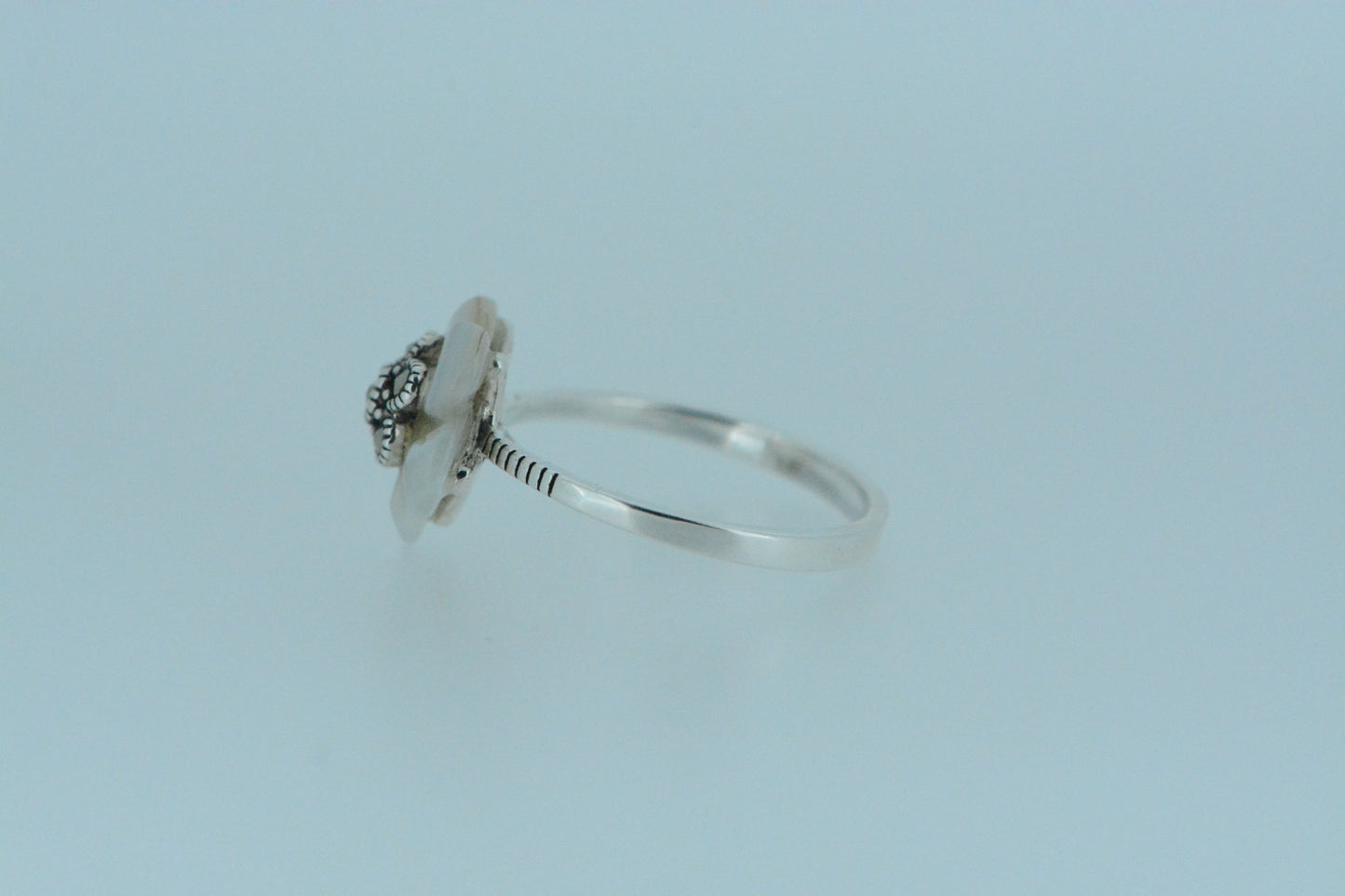 White Shell Flower Ring