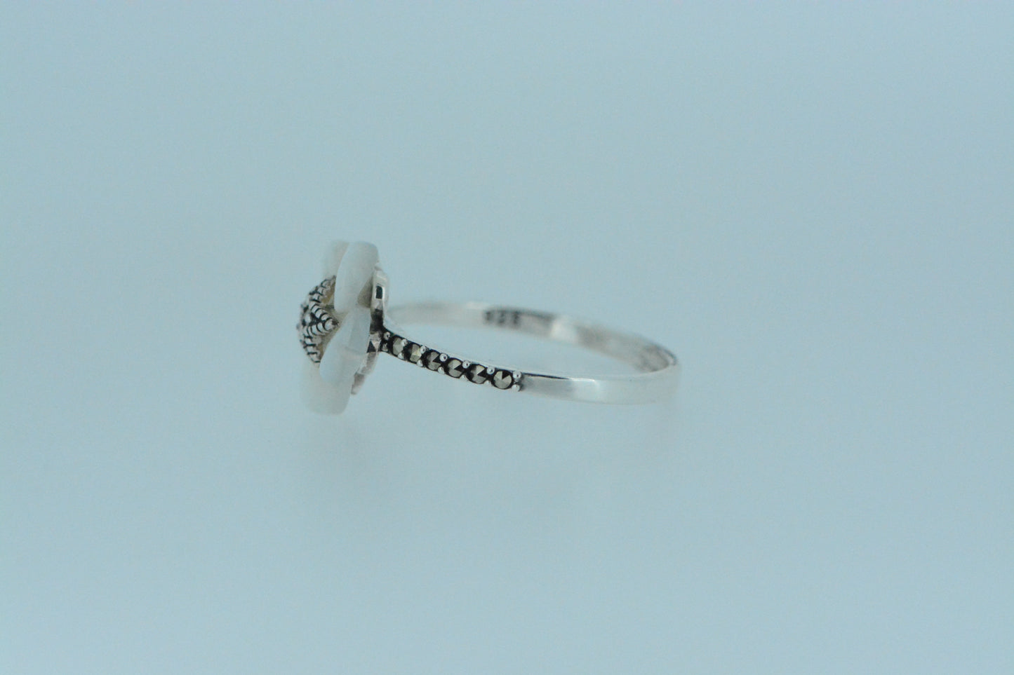 White Shell Flower Ring