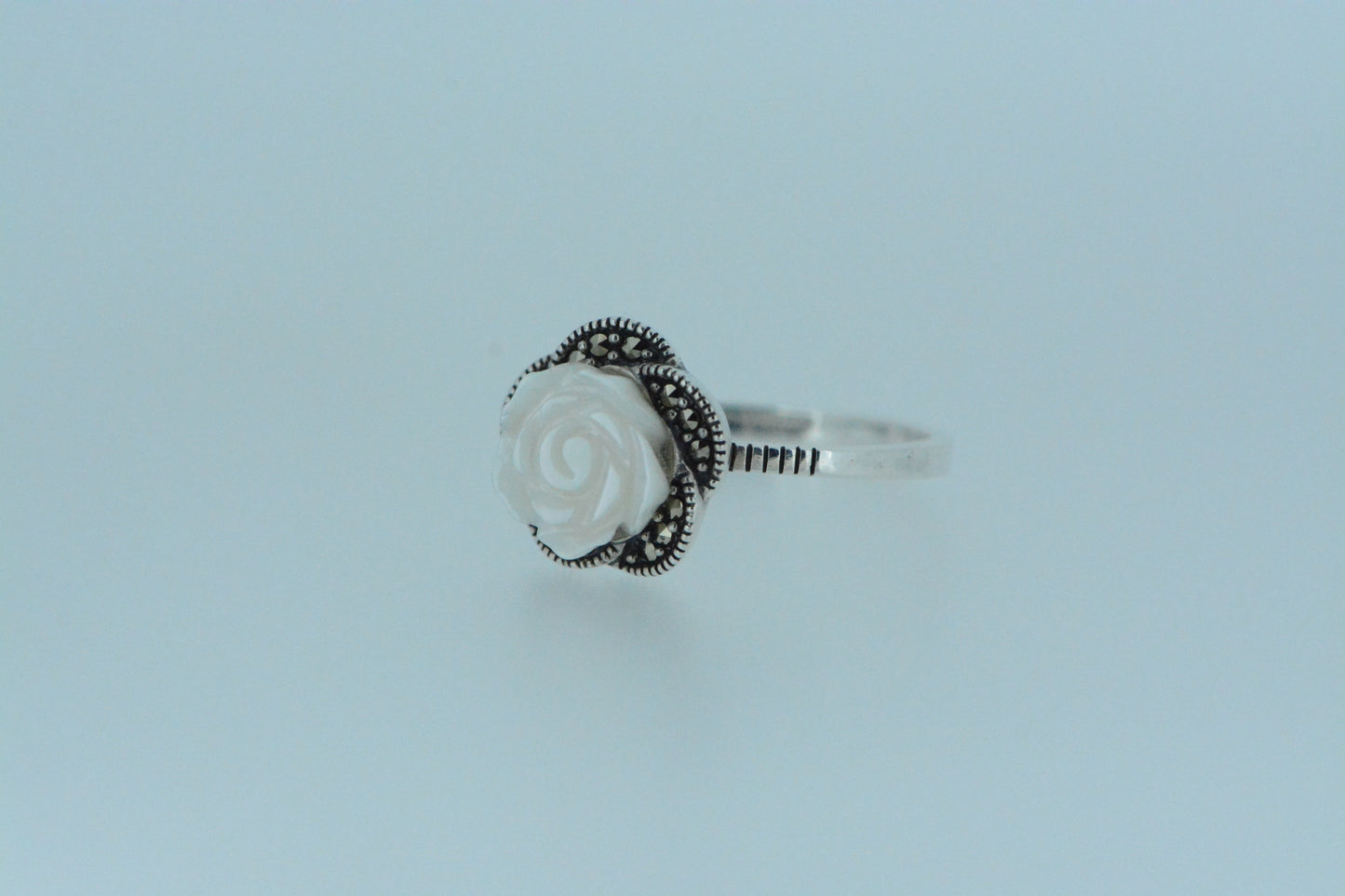 White Shell Flower Ring