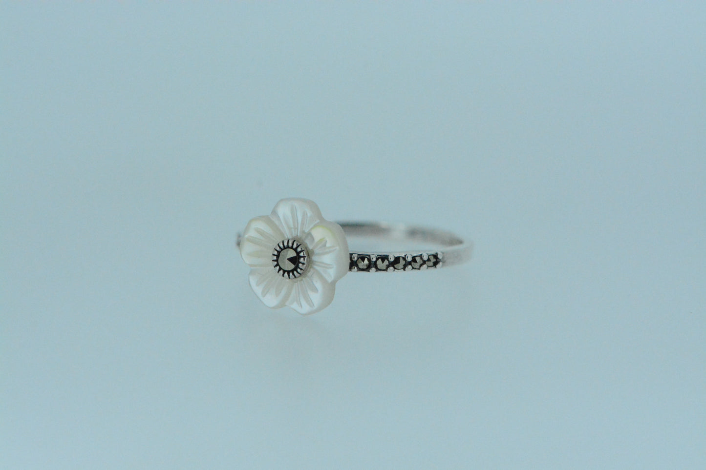 White Shell Flower Ring