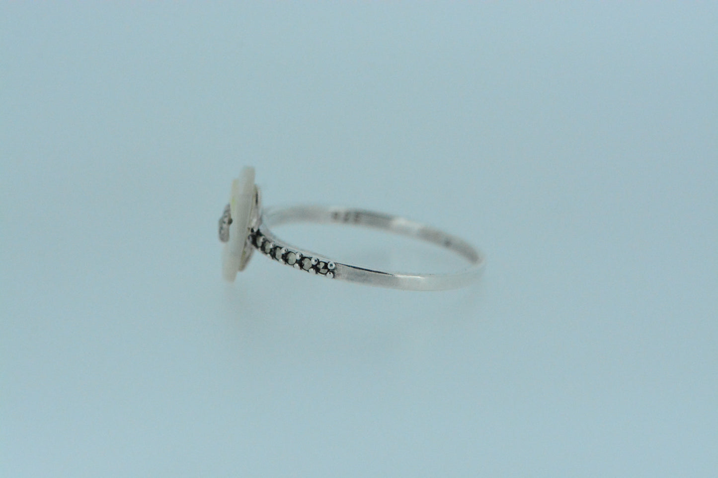 White Shell Flower Ring