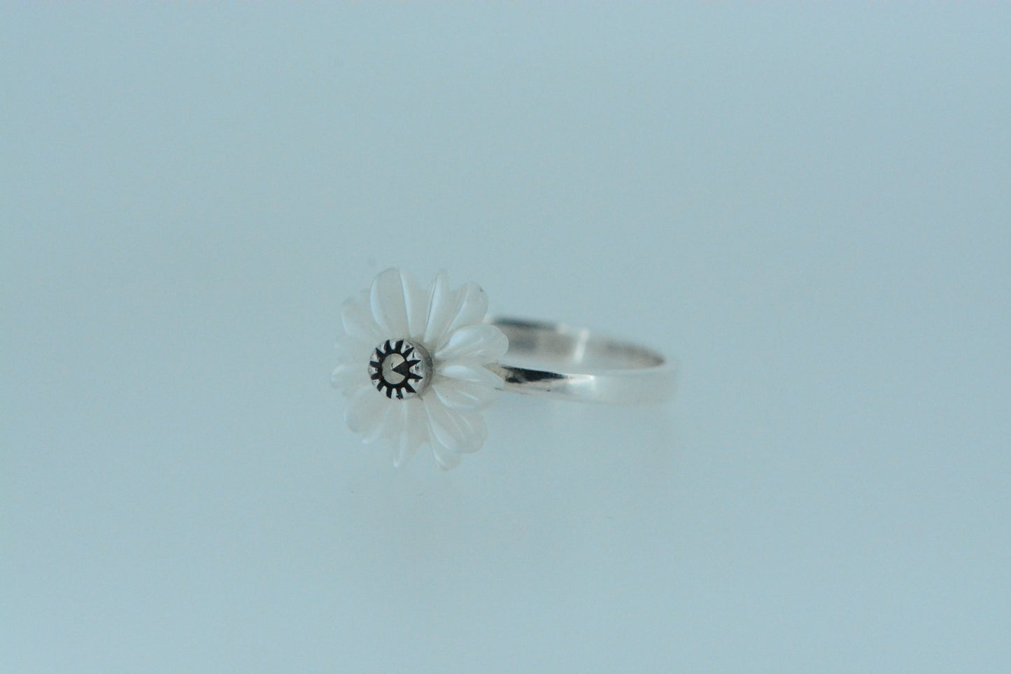 White Shell Flower Ring