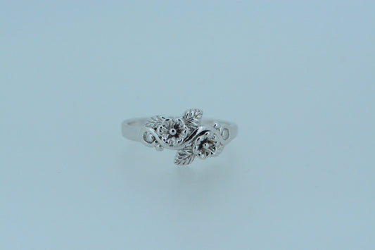 Roses & Leaves Ring