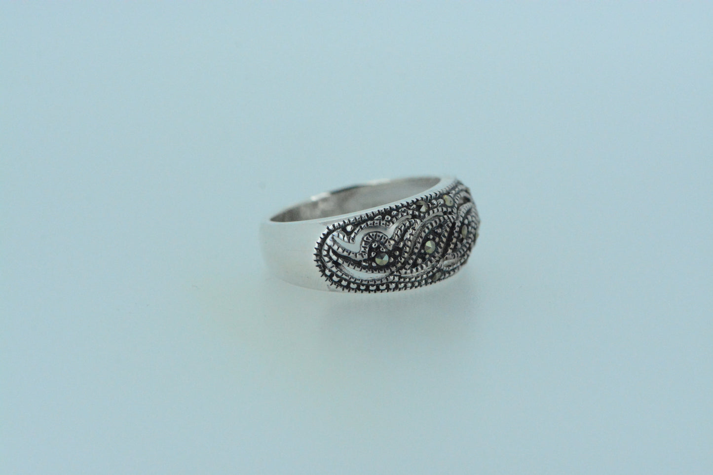 Marcasite Patterned Dome Ring