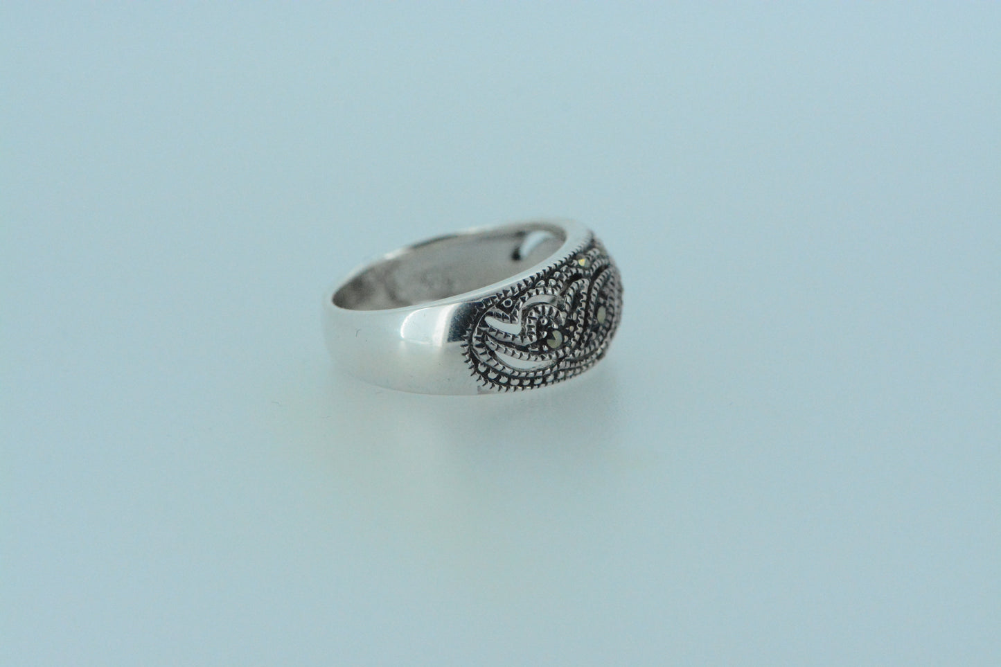 Marcasite Patterned Dome Ring