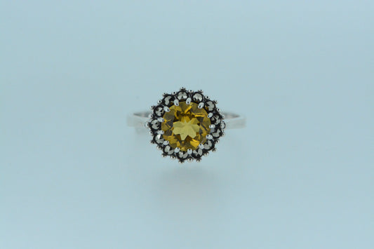 What types of gemstones are yellow?