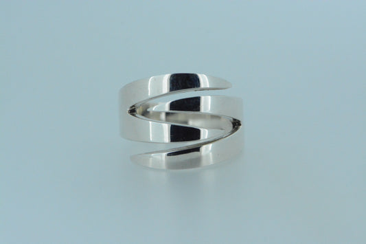 Interlocking Claws Ring