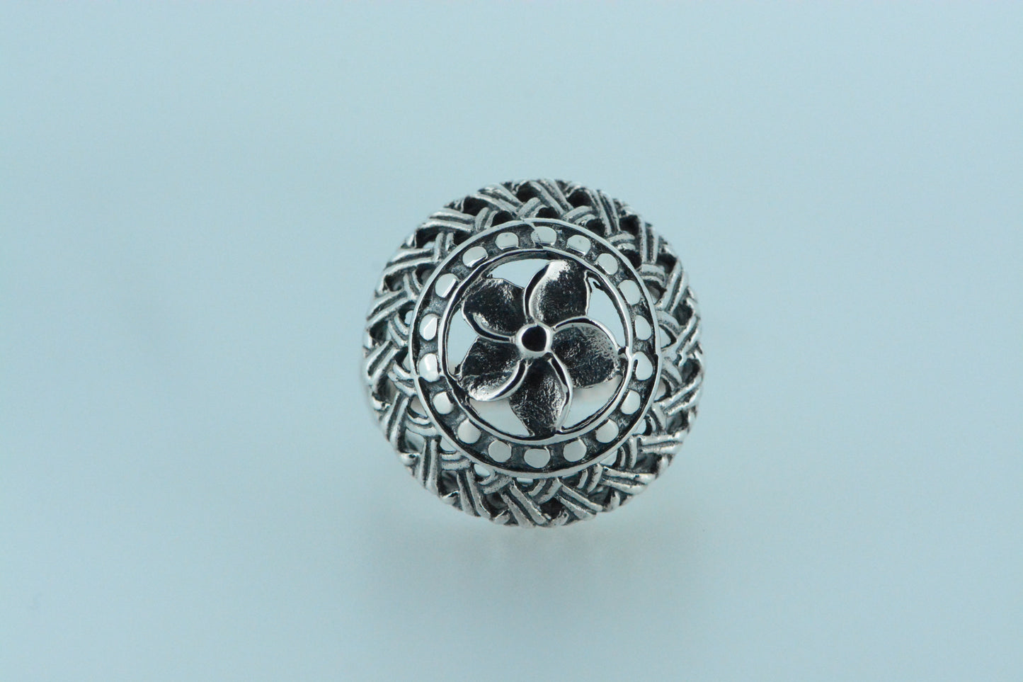 Flower Circle & Criss Cross Shield Ring