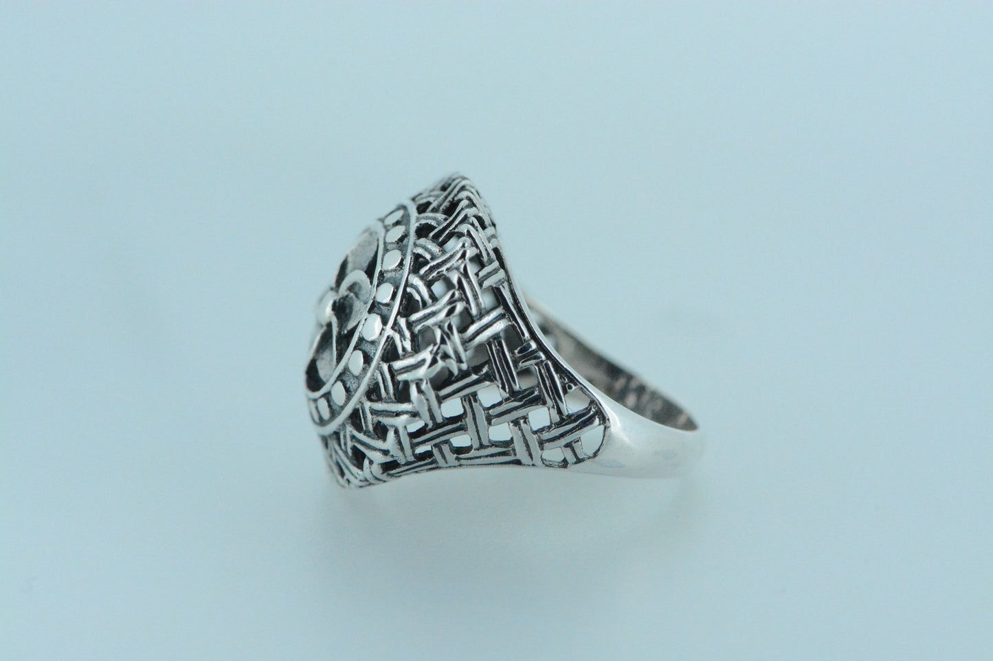 Flower Circle & Criss Cross Shield Ring