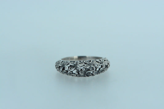 Domed Shape Flowers Ring