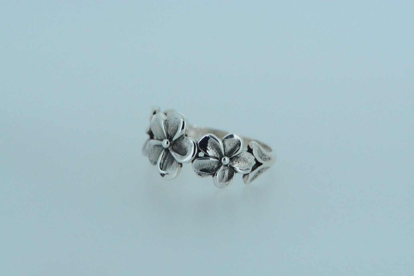 Three Baby Blue Eyes Flowers Ring