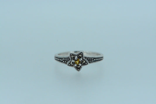 Mini Citrine Flower Ring