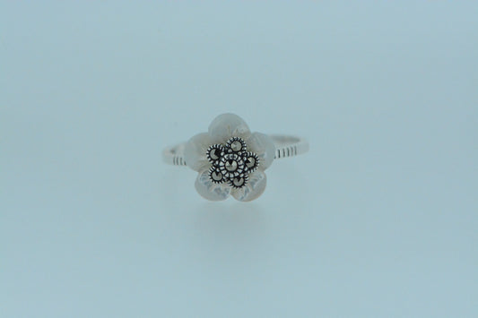 White Shell Flower Ring