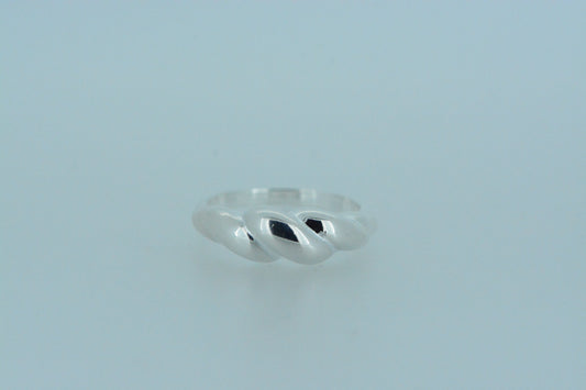 Ribbed Patterned Ring